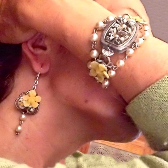 OOAK Vintage Victorian Nouveau Bracelet Earrings Set *Yellow Floral/Silver/Pearl - Picture 1 of 12